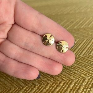 Vintage gold toned sand dollar earrings
